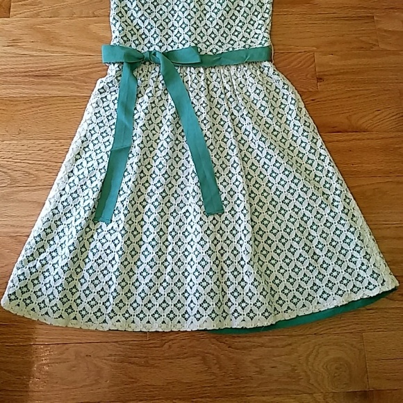 Classy Lace A-Line Dress with Sash - Picture 3 of 6